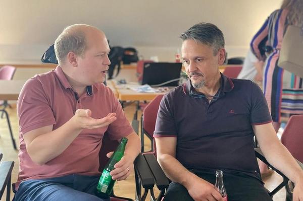 Benedikt Brenk und Marcin Paluch im Gespräch