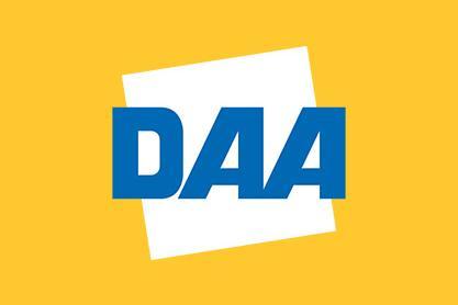 DAA-Logo auf gelbem Hintergrund